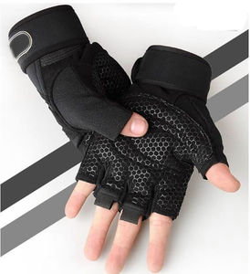 Impression de logo personnalisé demi-doigts Gym Fitness Wear Meilleur design Gants de gymnastique pour hommes Gants d'haltérophilie - Product Image 2