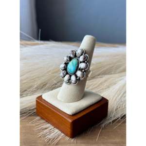 Anillo Ajustable de Plata de Ley con Incrustaciones de Piedras Multicolores Hecho a Mano en el Suroeste - Product Image 4
