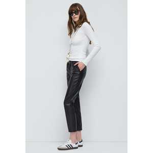 Pantalon taille haute effet cuir avec ceinture - Product Image 2