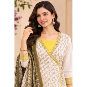 Sublimez votre garde-robe ethnique vibrante avec ce magnifique ensemble jaune brodé en coton pour femme, col en V, manches trois quarts, séchage rapide - Product Image 2
