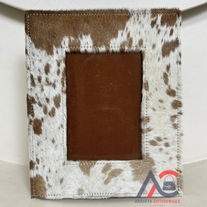 Nouvel arrivage de cadre photo rustique minimaliste en cuir de vachette pour la décoration intérieure et les cadeaux - Product Image 1