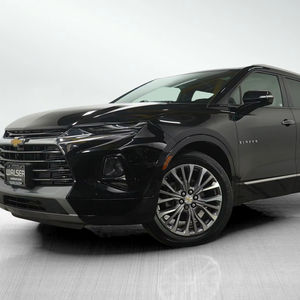 Chevrolet Blazer Premier FWD 2023 légèrement usagée, en excellent état - Product Image 1