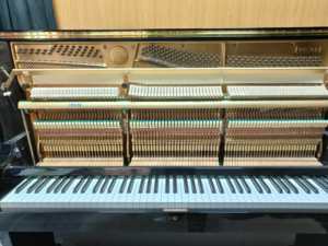 Piano vertical clásico japonés KAWAI BL51, tono equilibrado, calidad de exportación, diseño refinado, 88 teclas, excelente calidad de sonido. - Product Image 6