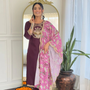 Dernier styliste Nouveau style Vêtements de fête élégants Travail de codage de séquence Haut en rayonne viscose pure avec bas en rayonne avec impression Dupatta - Product Image 1