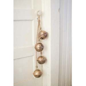 Campana metálica navideña con forma de adorno festivo para árbol de Navidad, decoración de pared para el hogar, Navidad, Año Nuevo, hecho en India. - Product Image 4