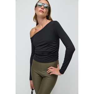 Blusa básica con escote asimétrico - Product Image 2