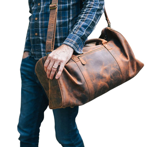 Bolsa de lona de cuero de búfalo de grano completo hecha a mano personalizada bolsa de viaje deportiva grande elegante de lujo para uso en el gimnasio en venta - Product Image 1