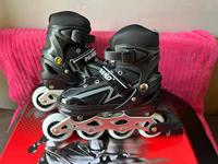 Patins à roulettes en ligne 4 roues Châssis en aluminium Semelle intermédiaire en caoutchouc Semelle extérieure en plastique Tige en PU Fermeture à enfiler Unisexe Printemps Hiver