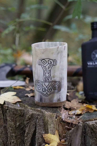 Verre en corne viking artisanal, artisanat naturel élégant pour une expérience de dégustation haut de gamme - Product Image 3