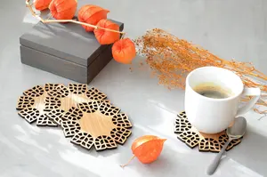 Posavasos de nogal Jodhpuri Inc Posavasos de madera redondos para bebidas tulipán Hecho a mano Art Deco Accesorios de decoración de mesa - Product Image 2