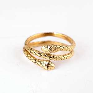 Anillo de Latón con Doble Serpiente Gótica, Chapado en Oro de 18k, Estilo Envolvente y Superpuesto, Punk Biker, de Moda, Para Mujer, Venta al por Mayor - Product Image 1