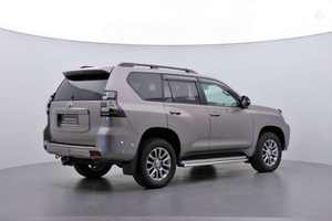 SUV nouvelle condition boîte de vitesses automatique conduite RWD sièges en cuir intérieur foncé taille des pneus R18 - Product Image 2