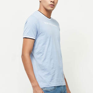 เสื้อยืดผู้ชายทรงสลิมฟิตแบบสั่งทำคุณภาพสูง220ก. เสื้อยืดผ้าฝ้ายผสมสีตัดกันเสื้อยืดสตรีทแวร์ขายส่ง - Product Image 4