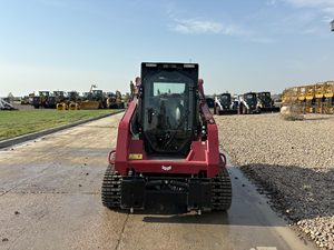 Minicargadora de orugas diésel T75VS roja compacta con excavadora - Product Image 4