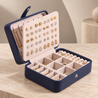 Boîte de rangement de bijoux en cuir artificiel avec logo personnalisé, élégant, mini boîte à bijoux de voyage moderne pour boucles d'oreilles et bagues