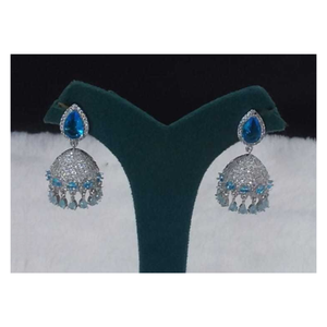 Conjunto de joyas de pendientes de latón atemporales para mujer con diamantes americanos brillantes para bodas y fiestas que debe tener - Product Image 1