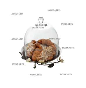 Plateau de service à dessert en métal avec dôme en verre Plateau de service à gâteau de forme ronde fait main avec dôme à bon prix - Product Image 1