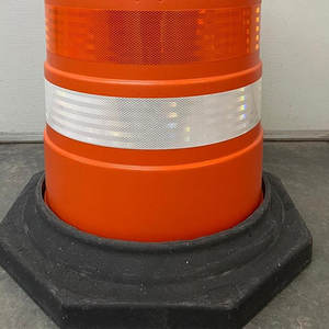 Manufacturer Rubber &plastic Reflective <b>Traffic</b> Drum <b>Barrier</b> Road Construction Barrel <b>Traffic</b> Drum With Different Color - Product Image 4