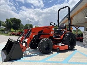 Tracteur BAD BOY série 1025H-10 24 HP avec chargeur 105 et tondeuse à ventre d'occasion avec composant de moteur à noyau JCB et Bobcat - Product Image 2