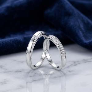 Ensemble de bagues pour couple Jeulia plaquées rhodium, motif vague diagonale, en or 10K/14K/18K et platine - Product Image 5