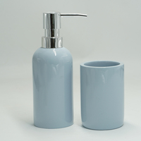 Ensemble d'accessoires de salle de bain en résine Offre Spéciale design de haute qualité Les articles de toilette personnalisables sont dans la salle de bain