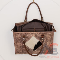 Kulit sapi asli untuk wanita, tas Tote Bohemian Buckstitch kulit sapi, dompet ukiran tangan gaya Barat