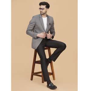 Blazer Clásico de Diseño Único para Hombre en Gris Oscuro para Bodas y Reuniones Corporativas Disponible a Precio de Exportación - Product Image 1