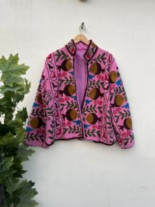 Nouvelle veste courte brodée Suzani pour femmes en coton à motifs floraux rempli de vêtements de plage d'hiver parfaits ou de cadeaux pour elle - Product Image 5