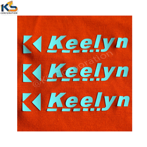 สติกเกอร์ซิลิโคน 3 มิติ คุณภาพสูง กันน้ำ ทนความร้อน ซักได้ หนา สำหรับติดเสื้อผ้า พิมพ์โลโก้แบรนด์ด้วยเทคนิคซิลค์สกรีน - Product Image 2