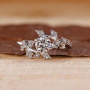 Anillo de diamantes redondo y marquesa para entusiastas de la moda elegante con diamantes deslumbrantes en Ajuste de derivación accesorio de boda de lujo atemporal - Product Image 5