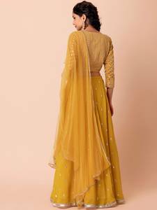 Lehenga DE TRABAJO DE ESPEJO amarillo con dupatta a juego para funciones haldi y mehndi de alta calidad y barato en pedidos al por mayor a granel. - Product Image 3