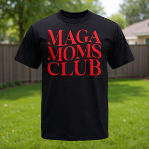Camiseta Maga Moms Club con texto rojo y camisa negra, ropa con mensaje político - Product Image 3