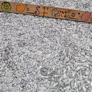 Cabujón de Jaspe Kiwi Blanco, Gema Suelta Natural Semipreciosa de Alta Calidad para Joyería - Product Image 1