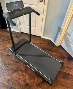 Caminadora Plegable Compacta Slimline, Caminadora de 80 kg con Control Remoto, Motor de 1 HP, Pantalla LCD, Inclinación Automática - Product Image 1