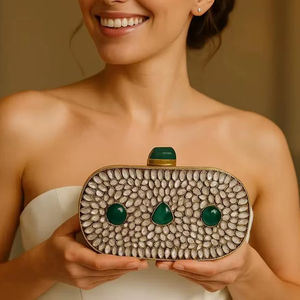 Pochette de soirée mosaïque haut de gamme et sac à main mosaïque fait main au fini décoratif d'inspiration vintage avec fermeture en métal antique - Product Image 3