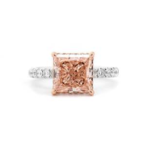 Bague élégante pour femme en diamant rose 3,00 carats, taille princesse brillant VS1, avec pavé et halo caché - Product Image 1