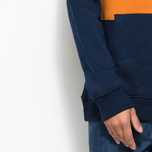 Sweat à capuche personnalisable pour homme en orange, bleu, kaki, cordon de serrage confortable avec broderie, teint uni, pour l'été. - Product Image 4