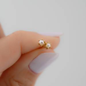 S925แบบมินิมอลสเตอร์ลิงเงินต่างหูเงินทรงกลมตัดแบบเรียบง่ายต่างหูมุกน้ำจืดต่างหูเม็ดกลมขนาดเล็กเครื่องประดับผู้หญิง - Product Image 2