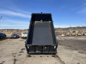 Offre Spéciale remorque à benne basculante agricole à 4 roues pour tracteur à usage agricole disponible à la vente - Product Image 6