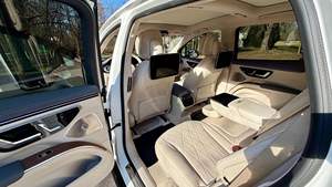 Magnifique SUV Mercedes-Benz EQS 580 4Matic 2023, transmission automatique, V8 - Product Image 5