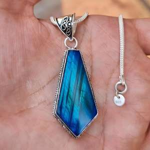 Bleu feu Labradorite argent Finework pendentif fait à la main collier de pierres précieuses Boho déclaration bijoux cadeau clignotant cristal pendentif - Product Image 1