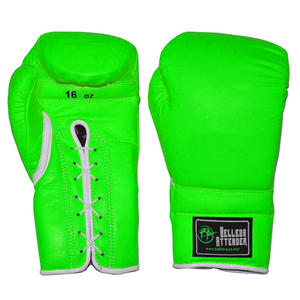 ถุงมือชกมวยแบบผูกเชือกทำจากหนังสีขาวและดำพร้อมโลโก้ออกแบบได้ตามต้องการ - Product Image 1