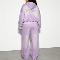 Ensemble survêtement streetwear personnalisé pour femme, avec sweat à capuche zippé et pantalon de survêtement, effet vieilli, motif strass et délavé à l'acide