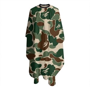 Capes de barbier en polyester imperméable de qualité supérieure avec logo personnalisé et impression Halloween, taille personnalisée - Product Image 1