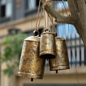 AK ชุดกระดิ่งวัวทำด้วยมือทำจากทองเหลืองกระดิ่ง3อันพร้อมตกแต่งแบบโบราณสำหรับแขวนกลางแจ้งในบ้าน - Product Image 2
