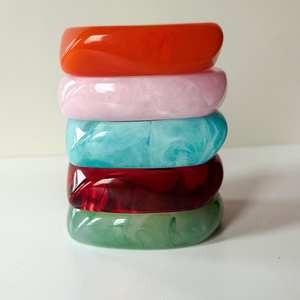 Bracelets en résine colorés, bracelets épais et modernes à superposer, taille et forme personnalisables, bracelets surdimensionnés pour filles, cadeau - Product Image 5