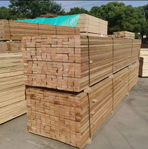 Planches de bois massif en épicéa à bords, bois industriel pour la construction, vente en gros - Product Image 3