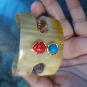 Bracelet manchette sophistiqué en corne de buffle avec perles arc-en-ciel et perles Bijoux uniques pour bracelets de manchette pour dames par FWE - Product Image 5