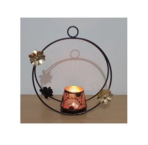 Diseño superior Nuevo estilo Diseño Tarros de velas de metal Luz de té Soporte de luz de té votivo para decoración del hogar para exportar desde la India - Product Image 5