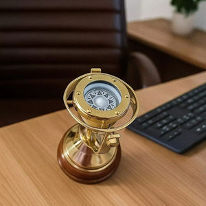 Brújula Náutica Profesional de Latón, Apta para Entrenamiento Marítimo, Uso Educativo, Exhibición de Escritorio y Hogar - Product Image 1